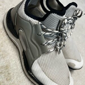 Columbia Men's White and Gray Sneakers